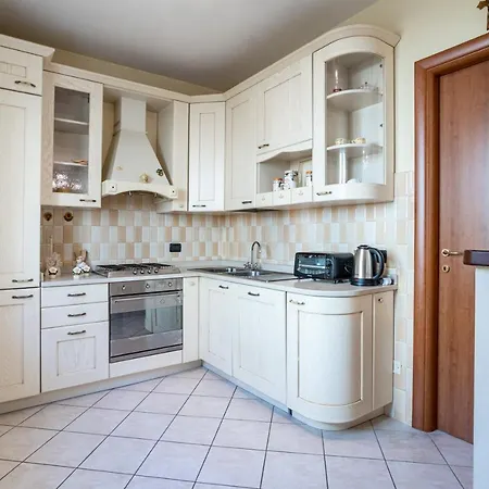 Sesto Di Moriano-cozy With Garden&parking!