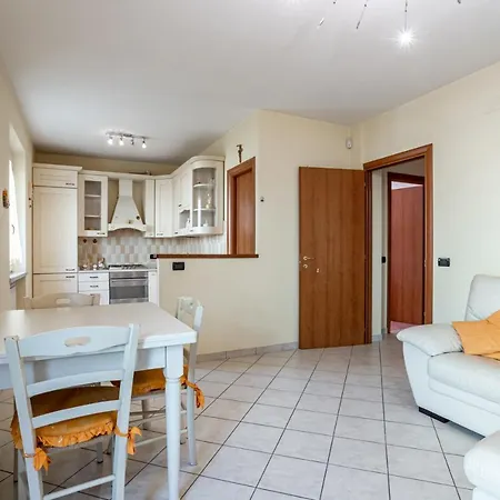 Apartment Sesto Di Moriano-cozy With Garden&parking!