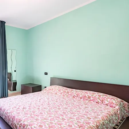 Sesto Di Moriano-cozy With Garden&parking! Apartment